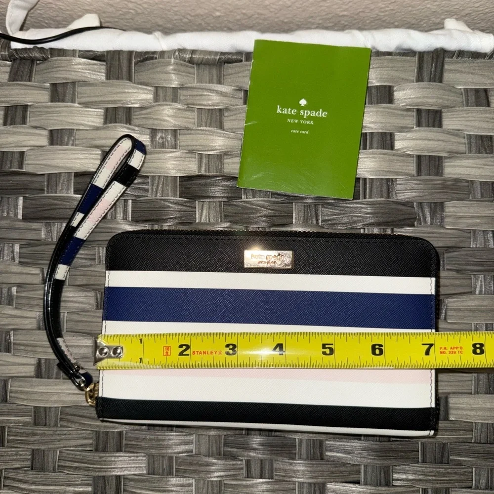 NWOT Kate Spade Striped Zip Around Wristlet Wallet – Navy, Pink, White, Black - Picture 5 of 7